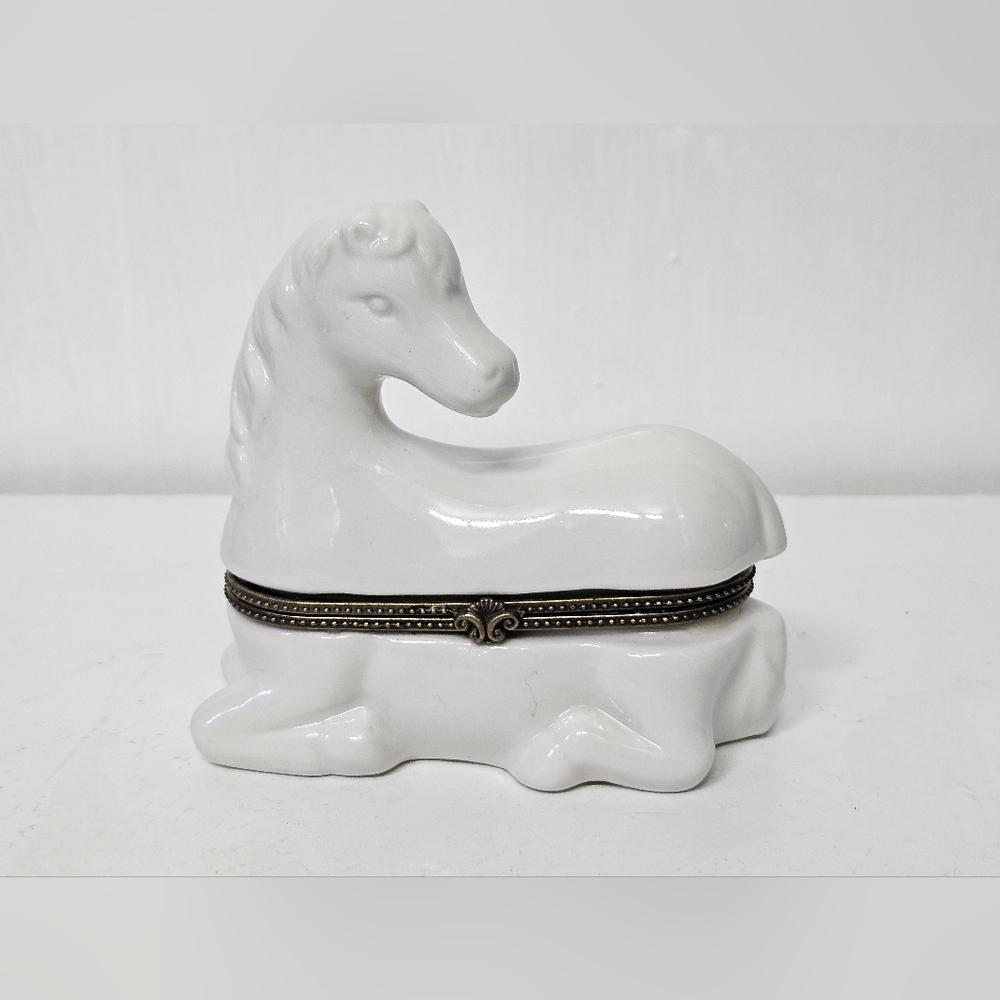 Vintage Greenbriar International white porcelain hinged horse trinket box